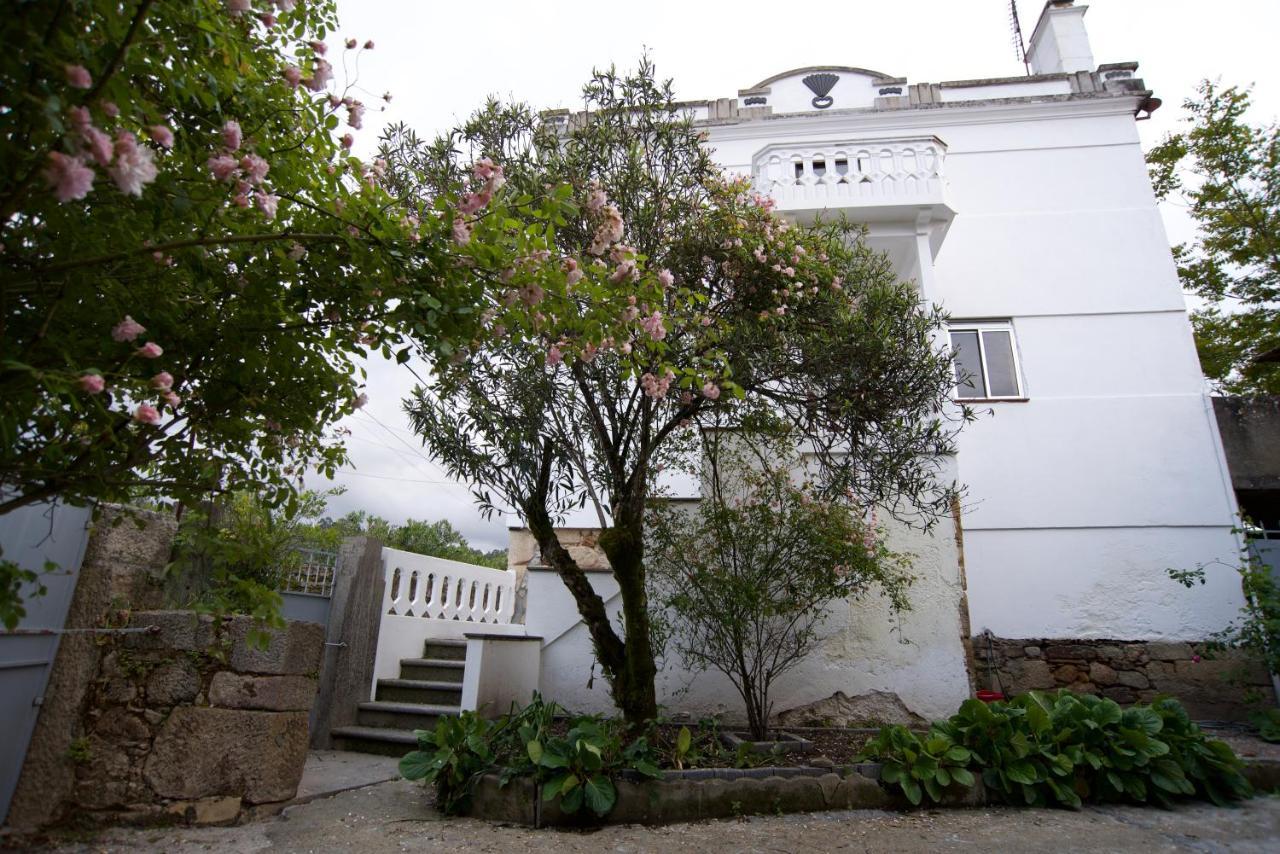 Hospedagem Dona Rosalina Seia Bagian luar foto